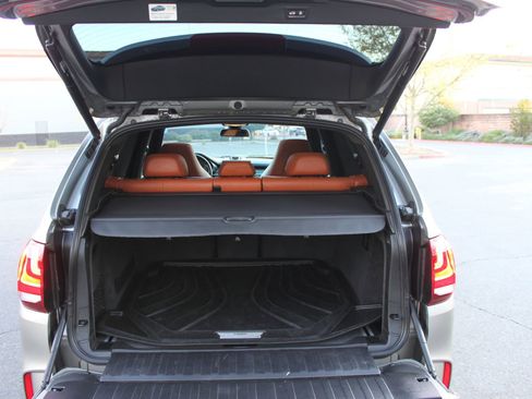 Used 2017 BMW X5 M image 24