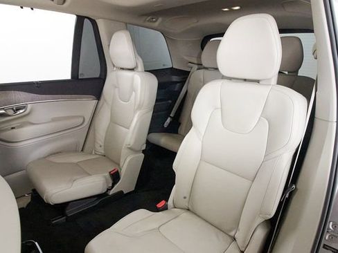 Used 2023 Volvo XC90 T8 Ultimate AWD/4WD image 21