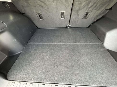 Used 2024 GMC Terrain SLE image 16