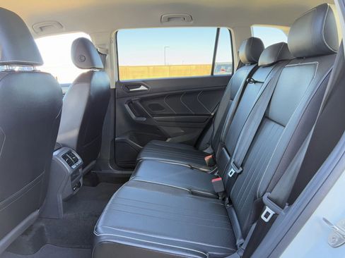 Used 2024 Volkswagen Tiguan SE image 27