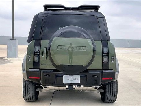 New 2026 Land Rover Defender 110 X-Dynamic SE image 4