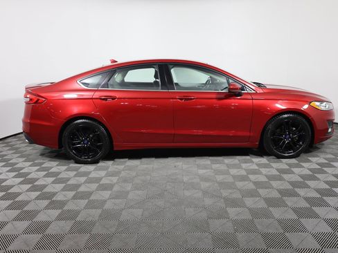 Used 2020 Ford Fusion SE w/ Equipment Group 151A FWD image 4