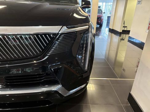 New 2025 Cadillac Escalade IQ Luxury 2 image 8