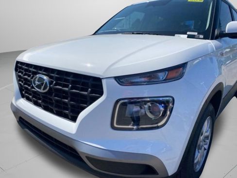 New 2026 Hyundai Venue SE FWD image 4