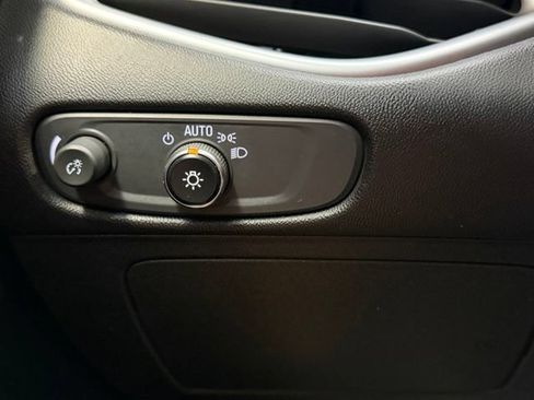 Used 2023 Chevrolet Malibu LT FWD image 14