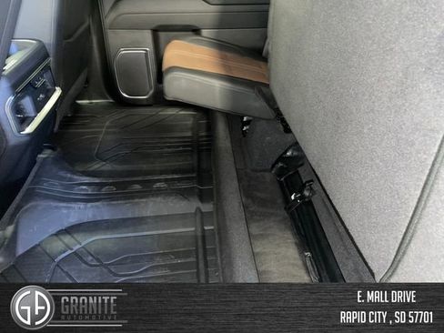 Used 2024 Chevrolet Silverado 1500 High Country image 21