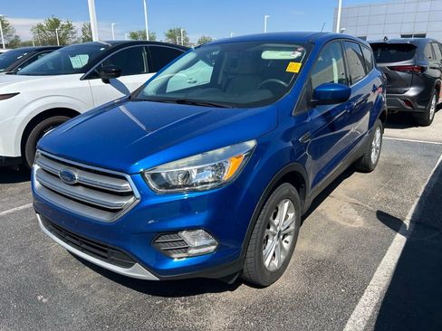 Used 2017 Ford Escape SE AWD/4WD image 2