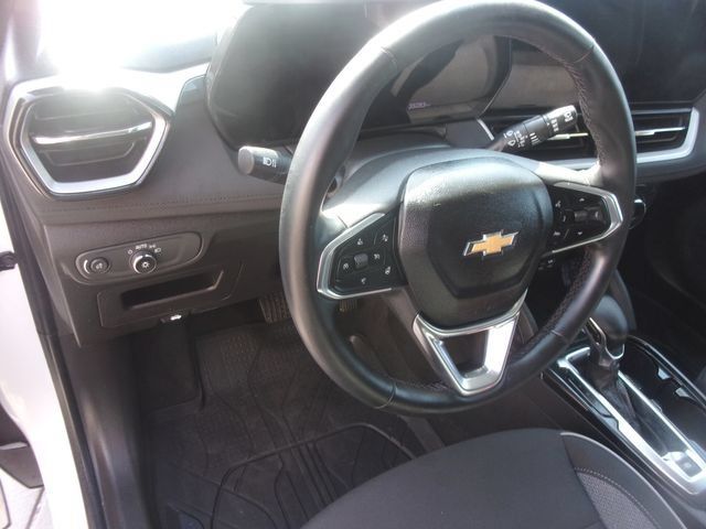 Certified 2024 Chevrolet TrailBlazer LT w/ LT Cold Weather Package AWD/4WD image 22