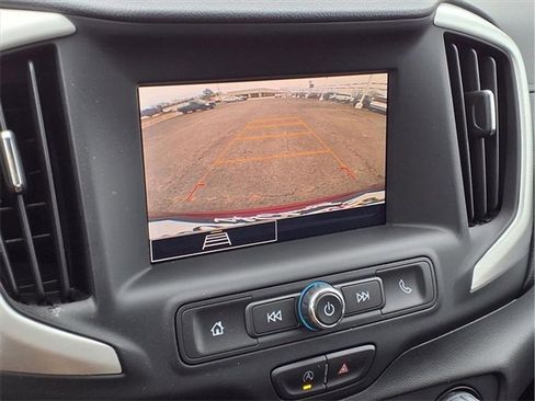 Used 2023 GMC Terrain SLE image 11