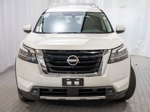 Certified 2023 Nissan Pathfinder SL image 3