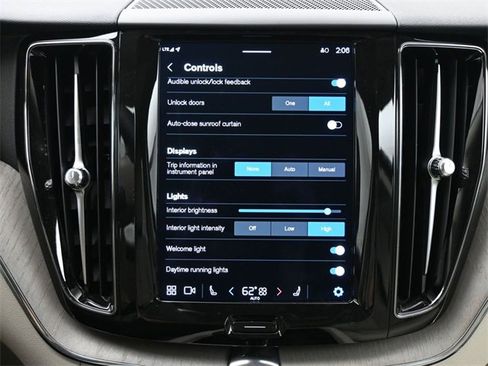 Used 2023 Volvo XC60 B5 Plus w/ Protection Package image 18