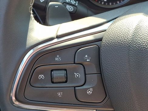 Used 2023 Buick Envision Essence image 21
