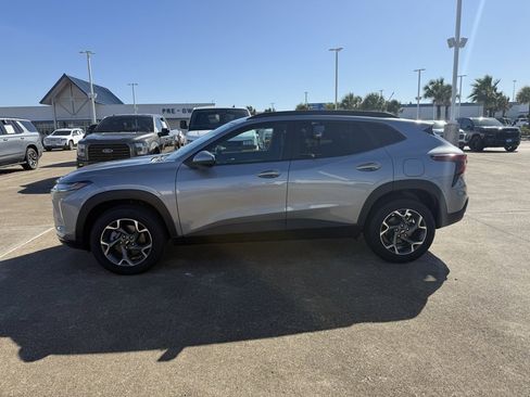 New 2025 Chevrolet Trax LT w/ Driver Confidence Package image 16