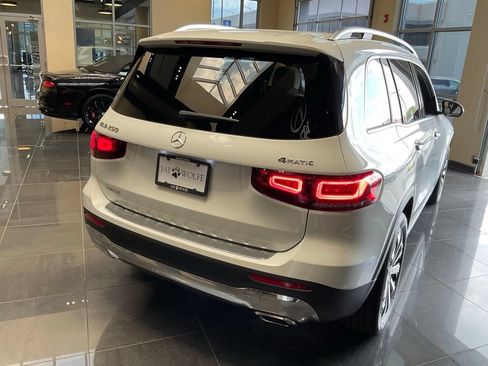Used 2023 Mercedes-Benz GLB 250 4MATIC w/ Premium Package image 5