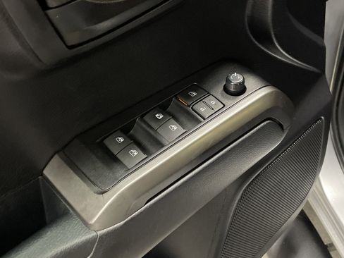 Used 2021 Toyota Tacoma SR5 RWD image 15