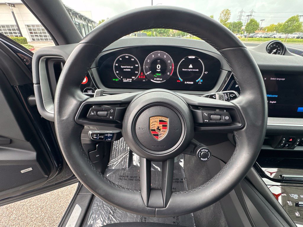 Used 2024 Porsche Cayenne S AWD/4WD image 27