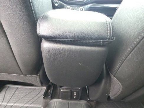 Used 2023 Chevrolet TrailBlazer ACTIV w/ Sun and Liftgate Package image 28