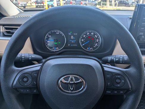 Used 2021 Toyota RAV4 XLE w/ Convenience Package AWD/4WD image 28