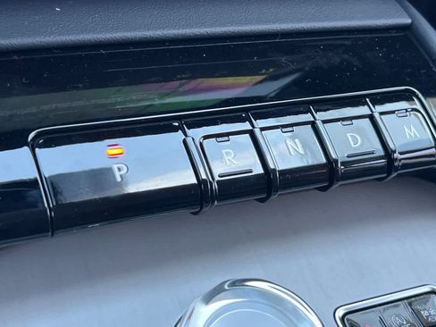 New 2026 Lincoln Navigator Premiere AWD/4WD image 24