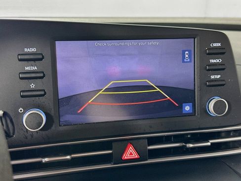 Used 2023 Hyundai Elantra SEL FWD image 11