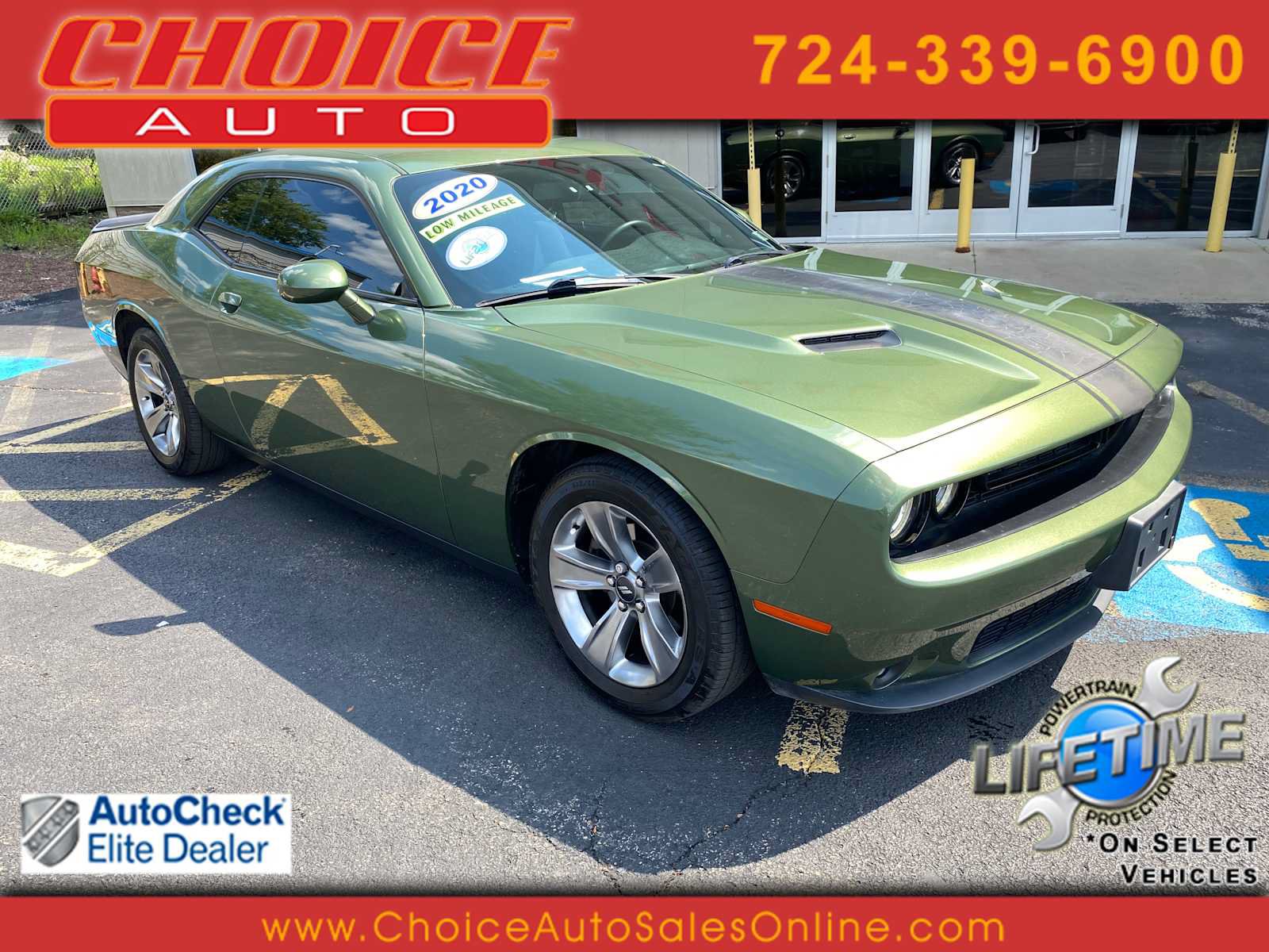 Used 2020 Dodge Challenger SXT w/ Blacktop Package RWD image 1