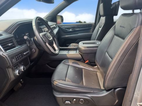 Used 2023 GMC Yukon XL Denali AWD/4WD image 7