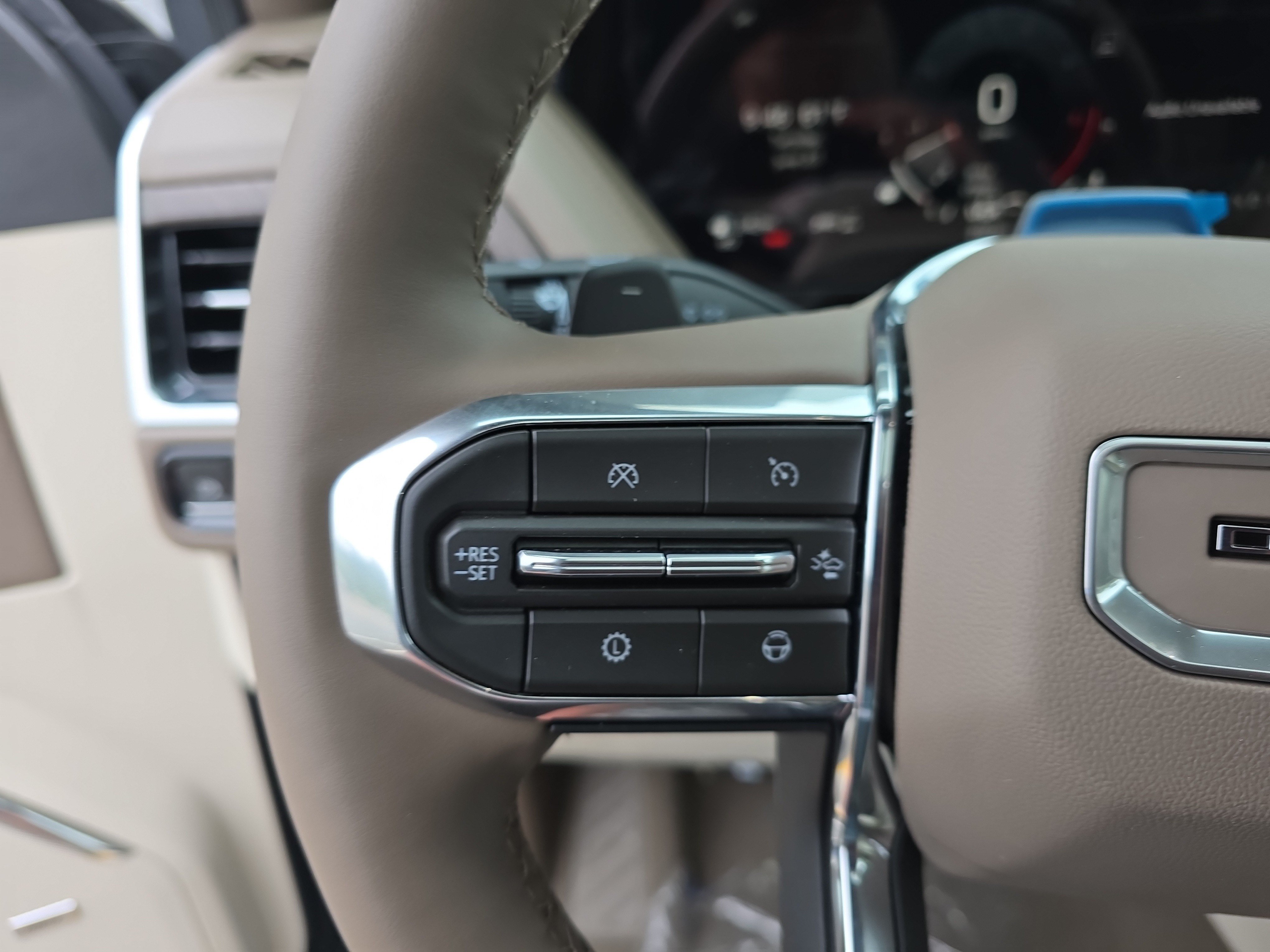 New 2026 GMC Yukon Denali w/ Denali Reserve Package AWD/4WD image 32