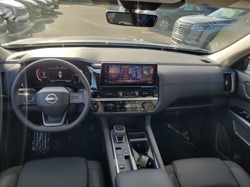 New 2026 Nissan Pathfinder SL FWD image 11