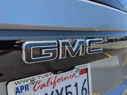 Used 2024 GMC Yukon Denali Ultimate AWD/4WD image 8