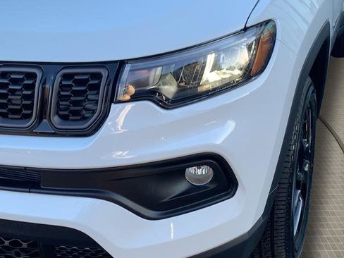 New 2026 Jeep Compass Latitude image 10