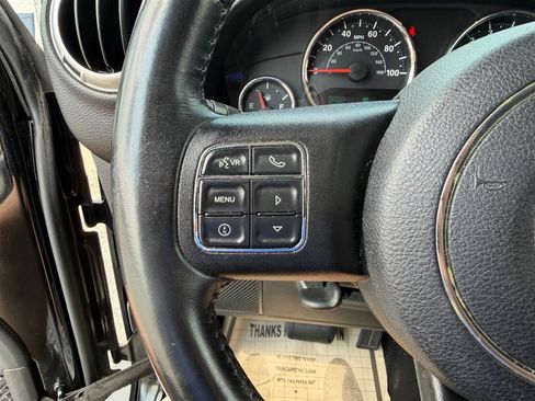 Used 2016 Jeep Wrangler Unlimited Sahara w/ Connectivity Group AWD/4WD image 21