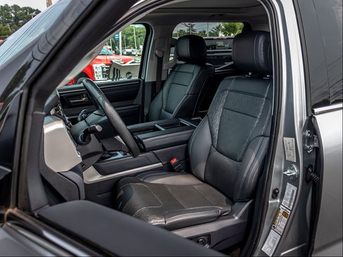 Used 2022 Toyota Tundra Limited AWD/4WD image 11