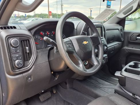 Used 2025 Chevrolet Silverado 1500 Custom AWD/4WD image 17