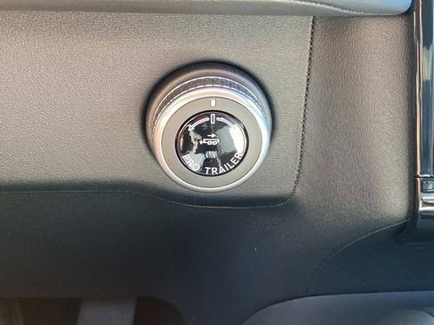 New 2026 Lincoln Navigator L Reserve AWD/4WD image 25