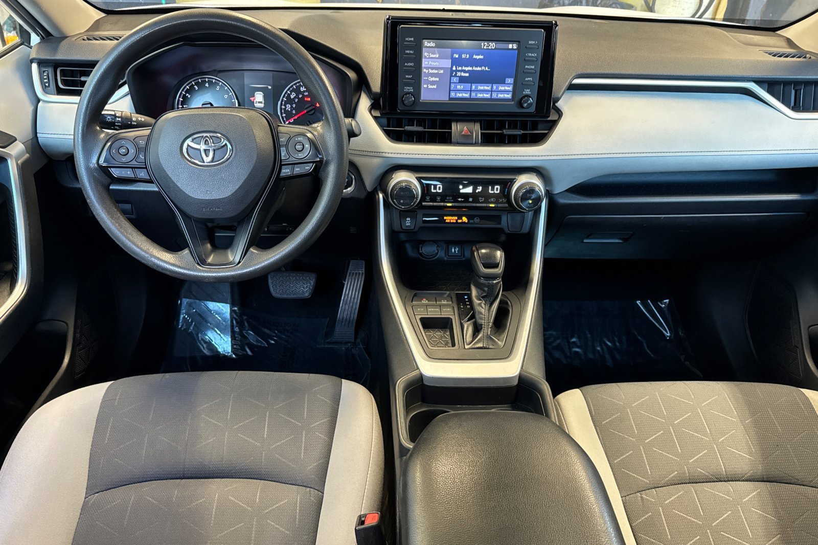 Certified 2019 Toyota RAV4 XLE w/ Carpet Mat Package FWD image 18