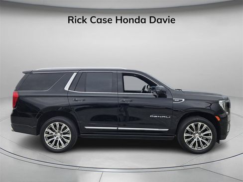 Used 2023 GMC Yukon Denali image 3