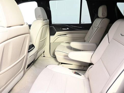 Used 2024 Cadillac Escalade Premium Luxury w/ LPO, Floor Liner Package AWD/4WD image 21