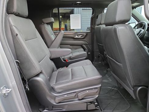 Used 2024 Chevrolet Suburban LT w/ LT Signature Package AWD/4WD image 36
