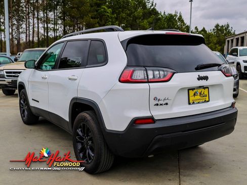 Used 2023 Jeep Cherokee Altitude Lux AWD/4WD image 4