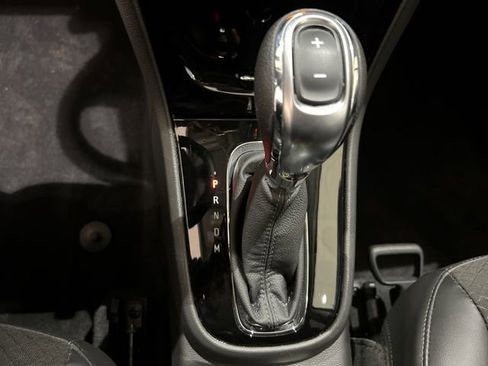 Used 2020 Buick Encore Preferred FWD image 14
