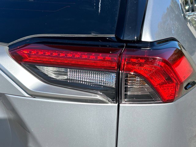 Used 2023 Toyota RAV4 XSE AWD/4WD image 11