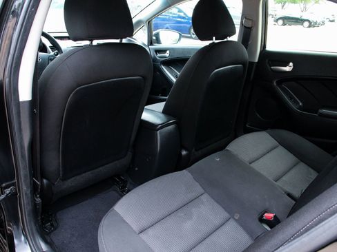Used 2017 Kia Forte LX FWD image 34