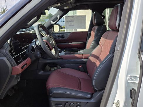 New 2026 INFINITI QX80 Autograph AWD/4WD image 3