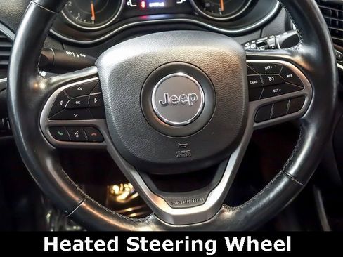 Used 2021 Jeep Cherokee Latitude Plus image 18