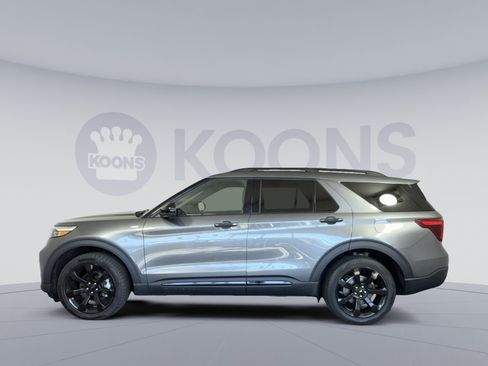 Used 2023 Ford Explorer ST-Line w/ Class IV Trailer Tow Package AWD/4WD image 2