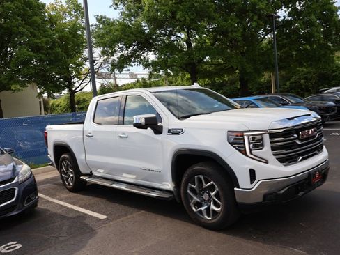 Used 2023 GMC Sierra 1500 SLT w/ SLT Premium Package AWD/4WD image 4