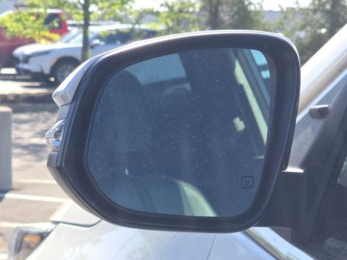 Used 2018 Toyota Highlander SE image 25