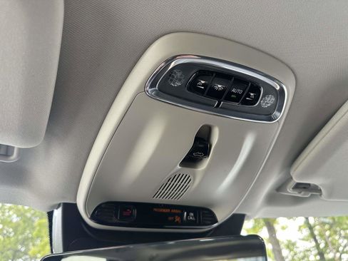 Certified 2022 Volvo XC90 T6 Momentum w/ Climate Package image 31