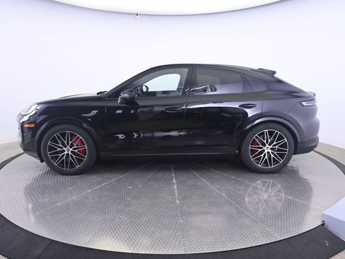 Certified 2026 Porsche Cayenne S AWD/4WD image 2