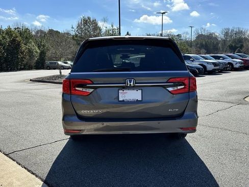 Used 2024 Honda Odyssey Elite image 8